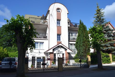 Property building, Day