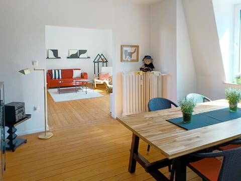 Living room, Photo of the whole room, Seating area, Dining area