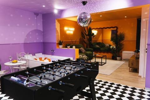Hot Tub, Living room, Seating area