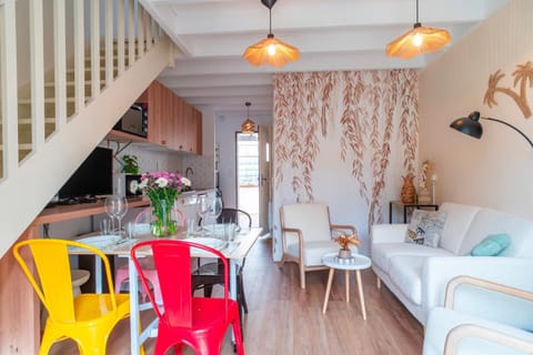 Living room, Dining area
