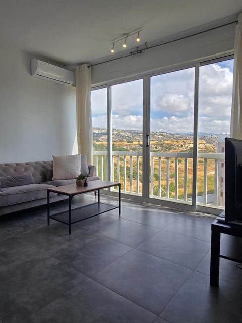 View (from property/room), Living room, Mountain view