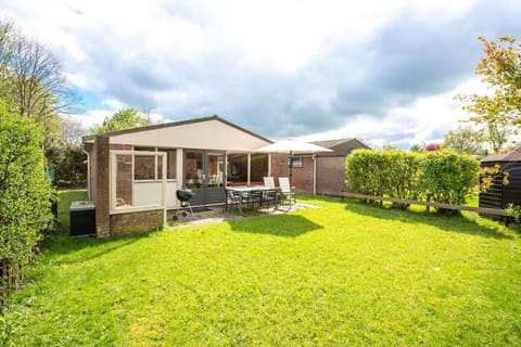 Property building, Day, Garden
