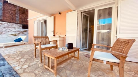 Patio, sunbed