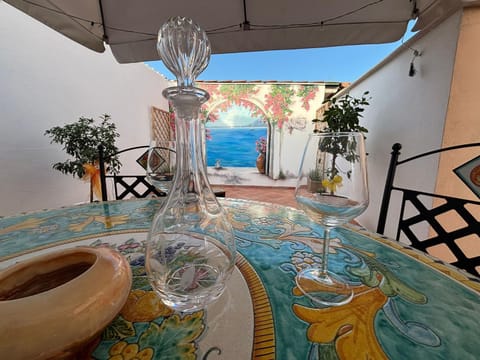 Patio, Decorative detail
