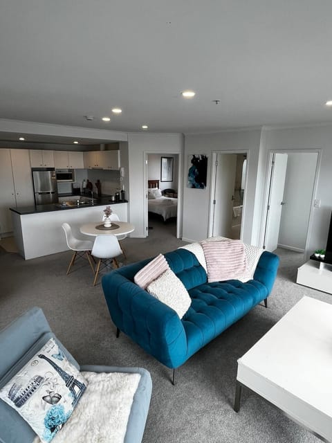 Living room, Photo of the whole room, Seating area, Dining area