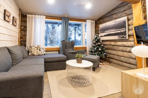 Communal lounge/ TV room, TV and multimedia, Living room