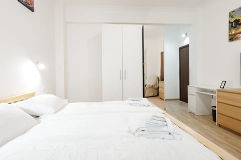 Bedroom, wardrobe