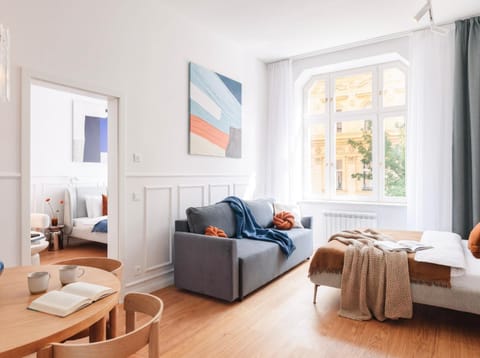 Bed, Photo of the whole room, Seating area, Bedroom