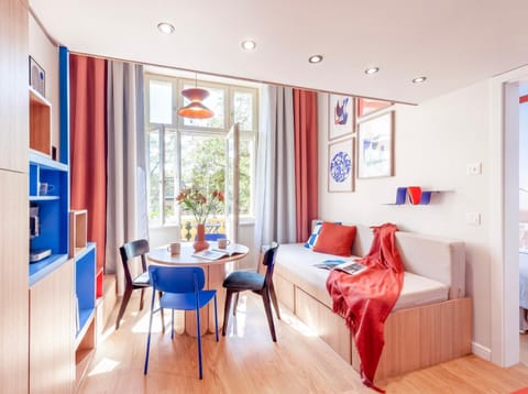 Bed, Living room, Seating area, Dining area, Bedroom