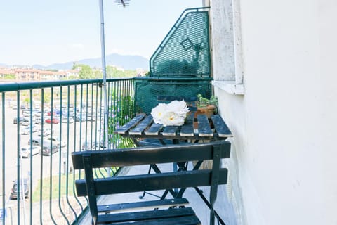 Day, Natural landscape, View (from property/room), Balcony/Terrace, Dining area, Mountain view