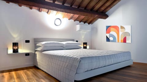 Bed, Photo of the whole room, Bedroom, air conditioner