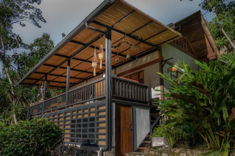 Property building, Garden, Balcony/Terrace