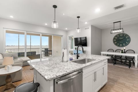 Bradenton Retreat-Pool Stunning Views & More House in Bradenton