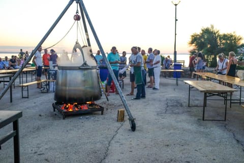 Off site, Neighbourhood, Summer, Entertainment