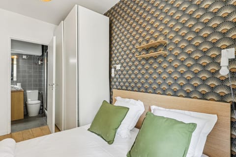 Bed, Bathroom, Bedroom