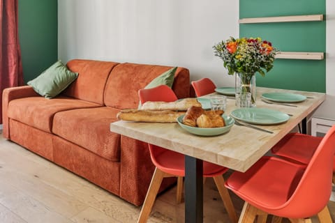 Living room, Dining area