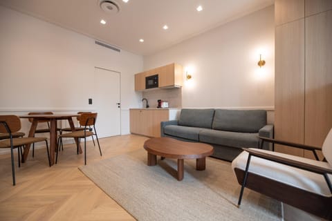 Living room, Seating area