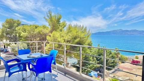 Nearby landmark, Day, Natural landscape, View (from property/room), Balcony/Terrace, Seating area, Dining area, Mountain view, Sea view