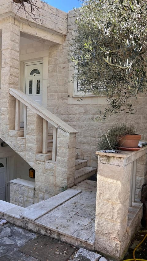 Property building, Day