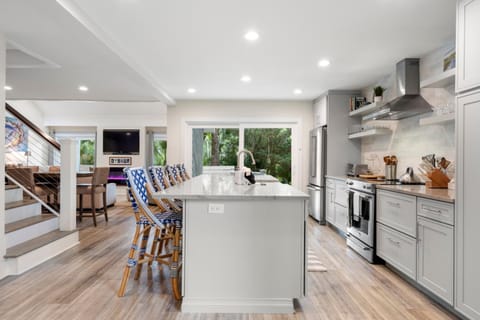 46 Crested Flycatcher by Akers Ellis Rentals House in Kiawah Island