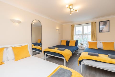 Open Mind Property -2 Bedrooms with FREE parking Apartment in Bournemouth