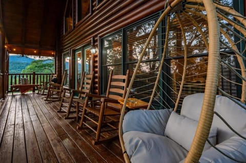 Smoky Haven Retreat by Beyond Expectations House in Pigeon Forge