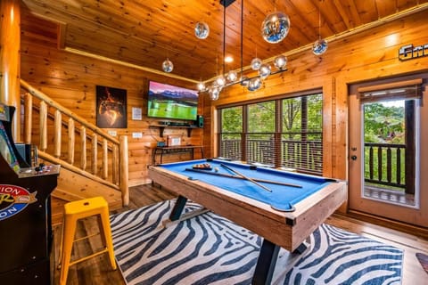 Smoky Haven Retreat by Beyond Expectations House in Pigeon Forge