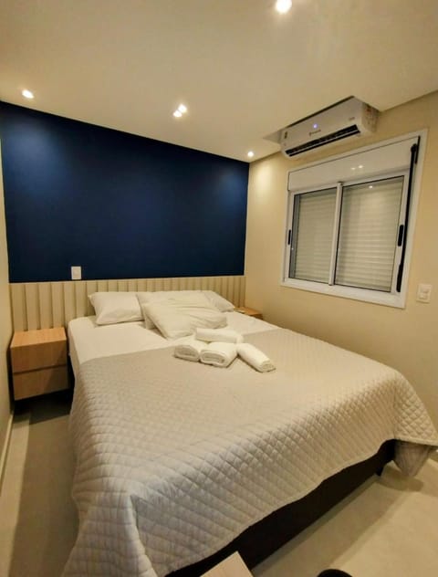 Bed, Photo of the whole room, Bedroom, towels, air conditioner