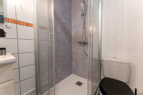 Appart rénové 3 personnes Proche Citadelle Apartment in Besançon