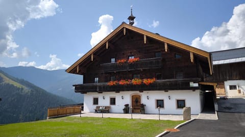 Property building, Summer, Garden, Mountain view