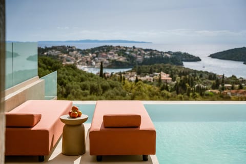 Balcony/Terrace, Sea view, Swimming pool
