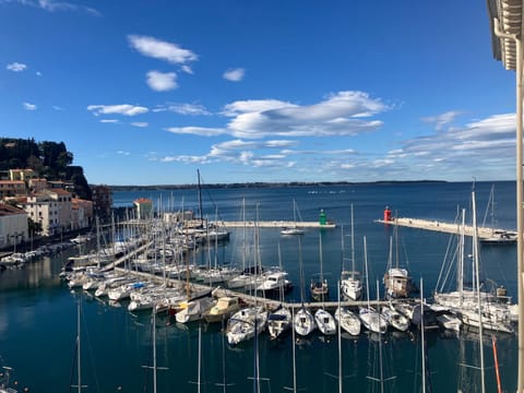 View (from property/room), City view, Sea view
