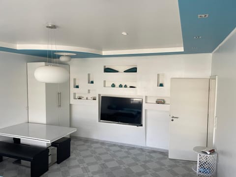 TV and multimedia, Dining area