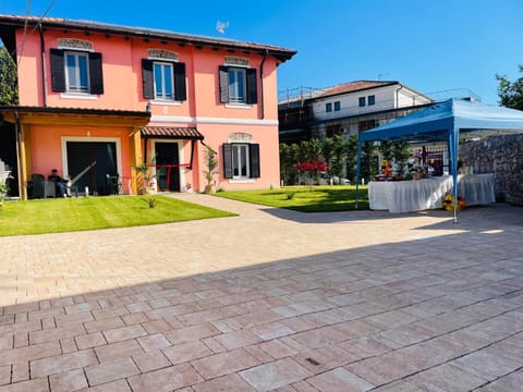 Property building, Day, Garden, Garden view