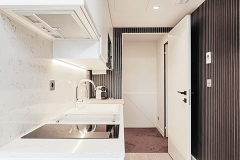 Coffee/tea facilities, Kitchen or kitchenette, microwave