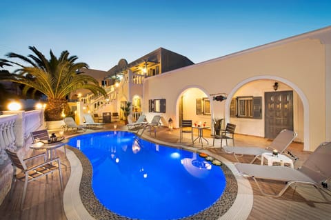 Property building, Swimming pool, Swimming pool