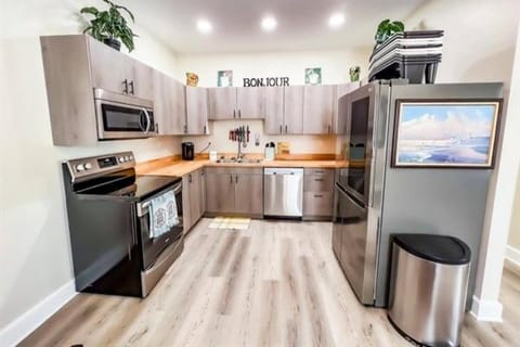 Coastal Retreat Apartment in Sandusky