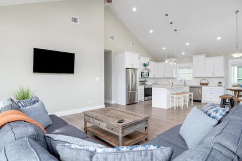 Two Adjacent Cabins, Sleeps 18 Cabin in Bolivar Peninsula