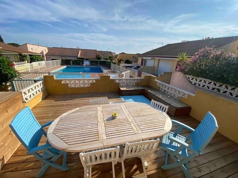Patio, View (from property/room), Balcony/Terrace, Dining area, Pool view, Swimming pool