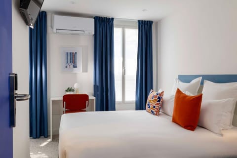 Bed, TV and multimedia, Photo of the whole room, Bedroom, air conditioner