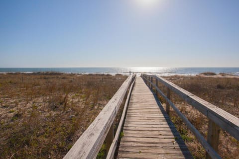 Hunnicutt House by Carolina Beach Realty House in Kure Beach