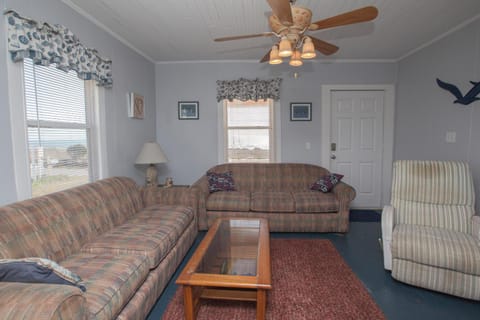 Hunnicutt House by Carolina Beach Realty House in Kure Beach