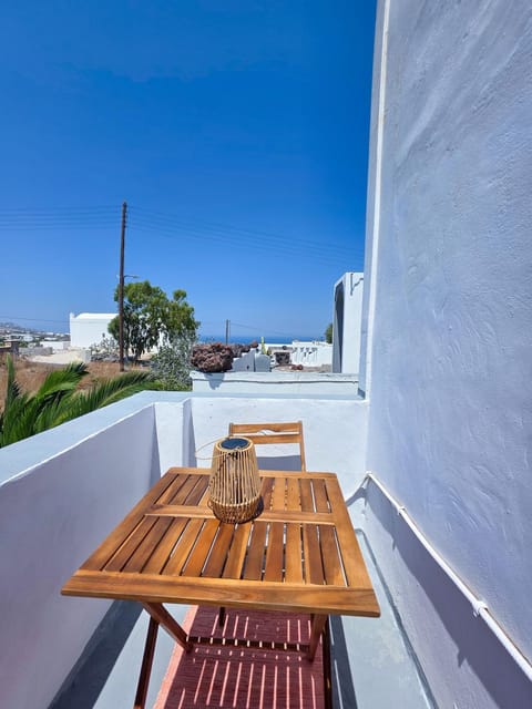 View (from property/room), Balcony/Terrace, City view, Sea view