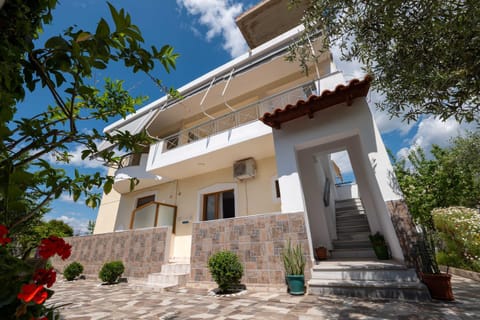 Property building, Day