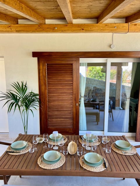 Patio, Dining area