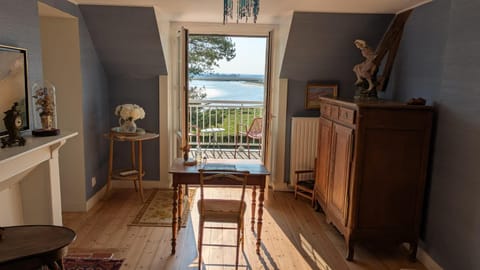View (from property/room), River view, oven