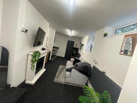 Allon Manor Hotel in Hull