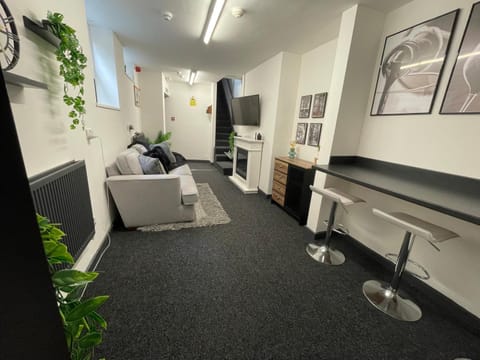 Allon Manor Hotel in Hull