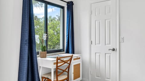 Designer Beachside Serenity Steps to the Beach! Apartment in Juno Beach