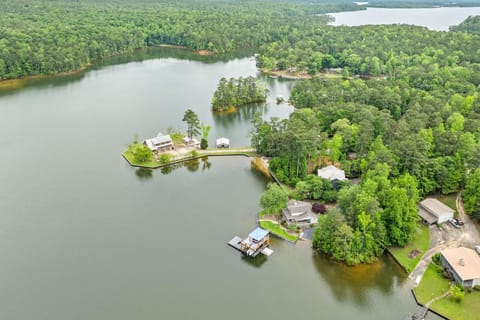 Eagle's View House in Lake Martin